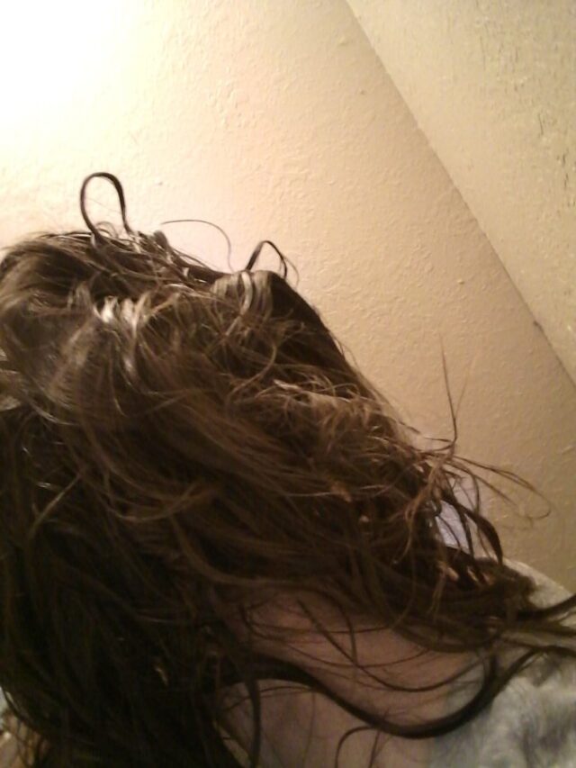 How to Style Wavy Hair Upside Down Without Messing Up The Back Wavy